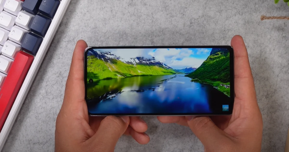 50MP कैमरा और 5000 माह बैटरी के साथ लांच होने जा रहा Moto का ये फोन 1.3 Moto G75 5G Display